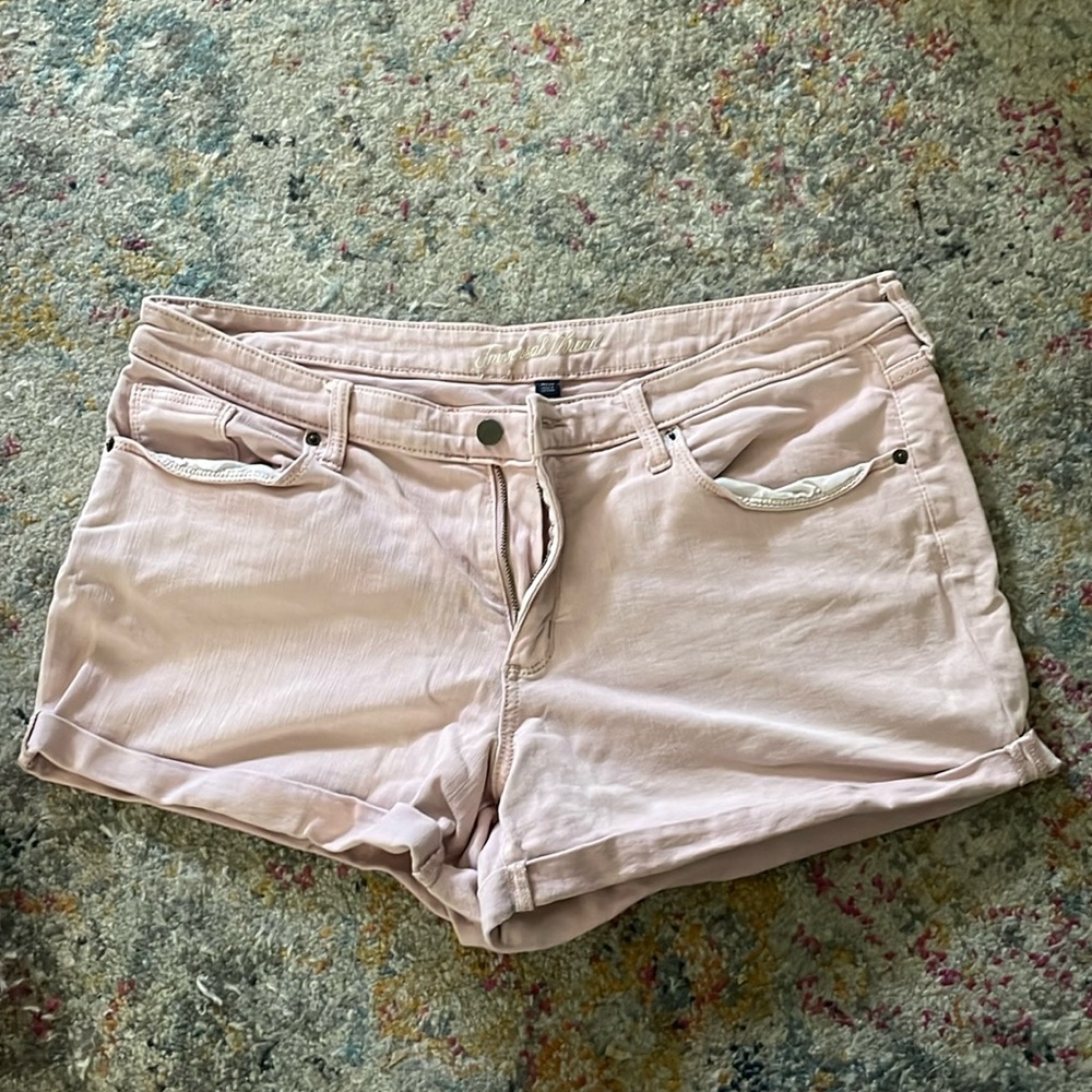 Pink Universal Thread shorts 16/33
